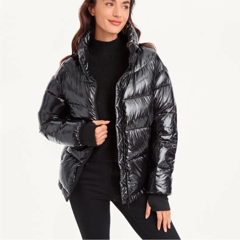 DKNY Black Short Wet Puffer Lightweight Coat Sporty! Women’s size Small Petite